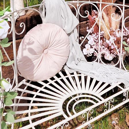 Villa Follemira Cz - Kitchen - Garden - Bike Storage Pencin エクステリア 写真